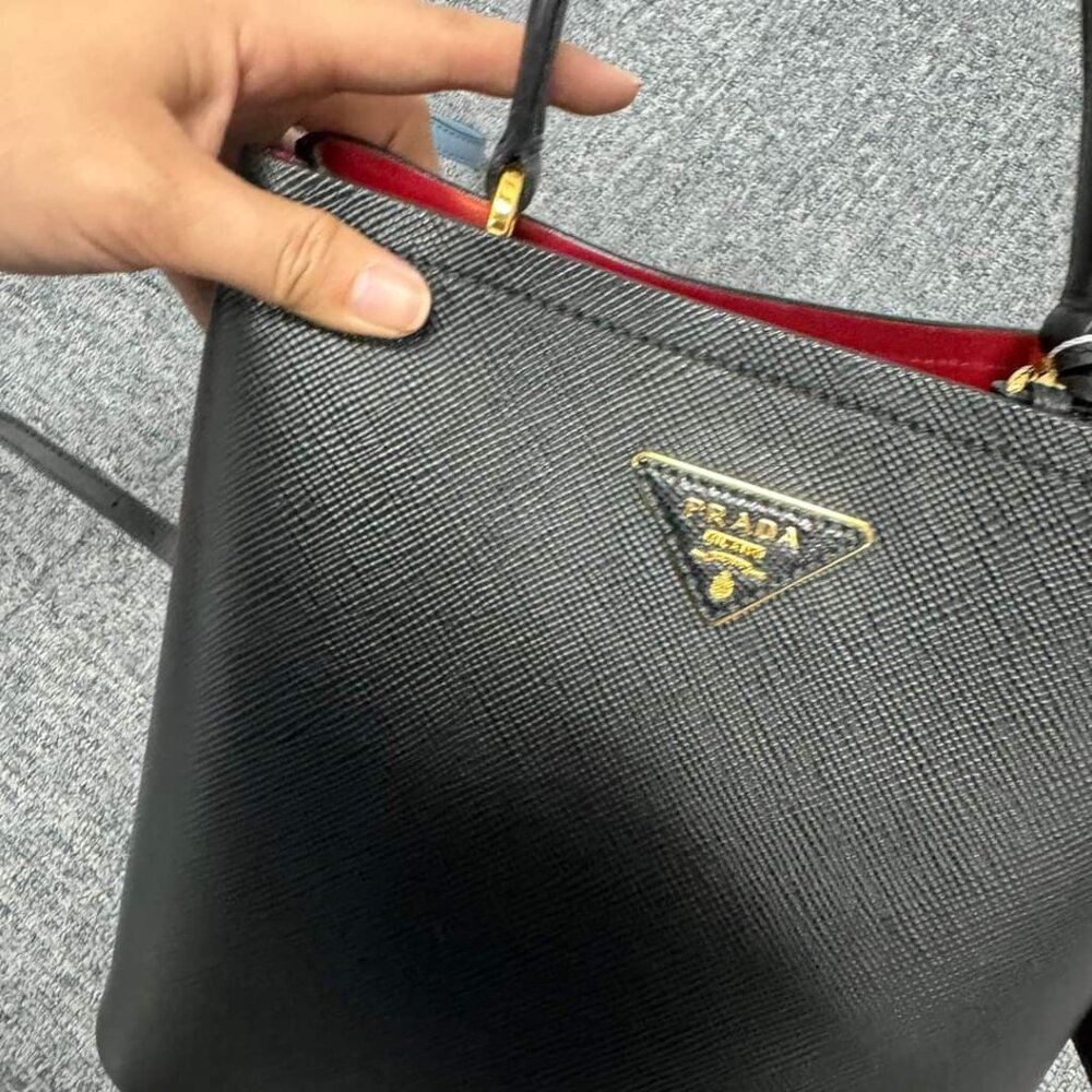 100% Authentic Prada Leather Panier Bag - Picture 2 of 13